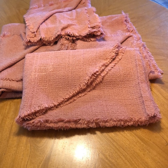 3 - 44”x60” & 1 Oval 48”x62” Woven tablecloths - fabric is unknown to me - Picture 3 of 3